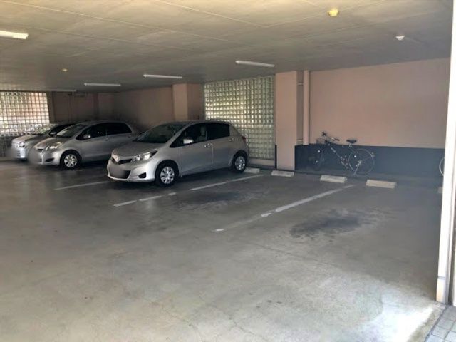 駐車場内写真