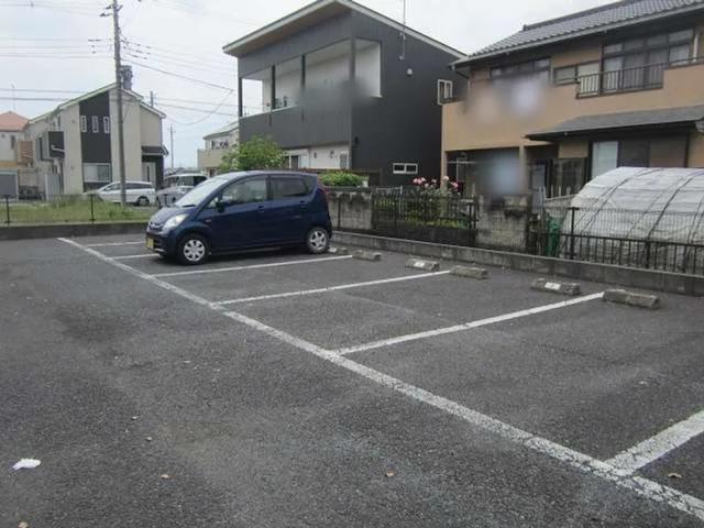 レオパレスパステロ駐車場【16869】の駐車場写真