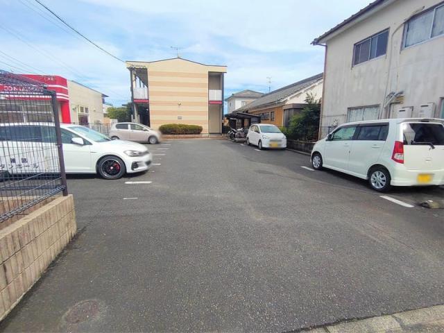 レオパレスレジデンス城ヶ崎駐車場【29958】の駐車場写真