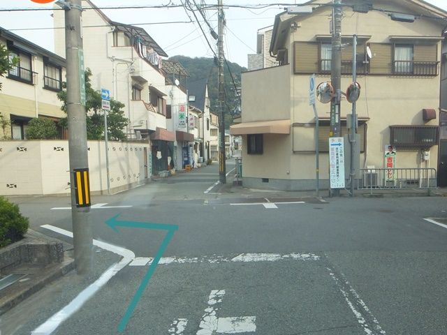 次のT字路を左折