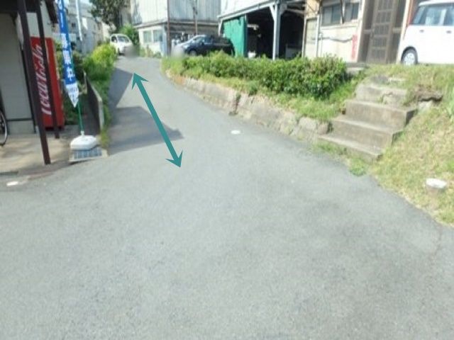 駐車場出入り口