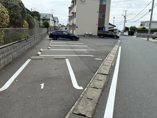 山口県宇部市亀浦三丁目駐車場の駐車場写真