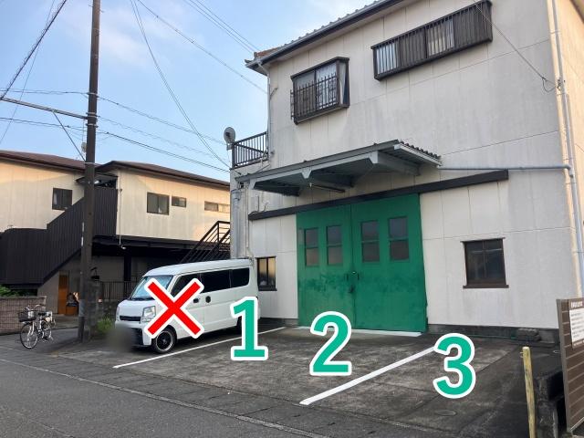 西島743-3駐車場の駐車場写真