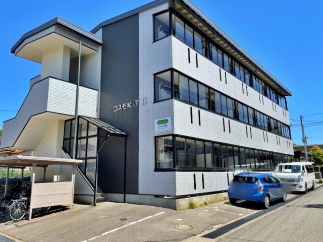 コスモKTⅡ【C437】の駐車場写真