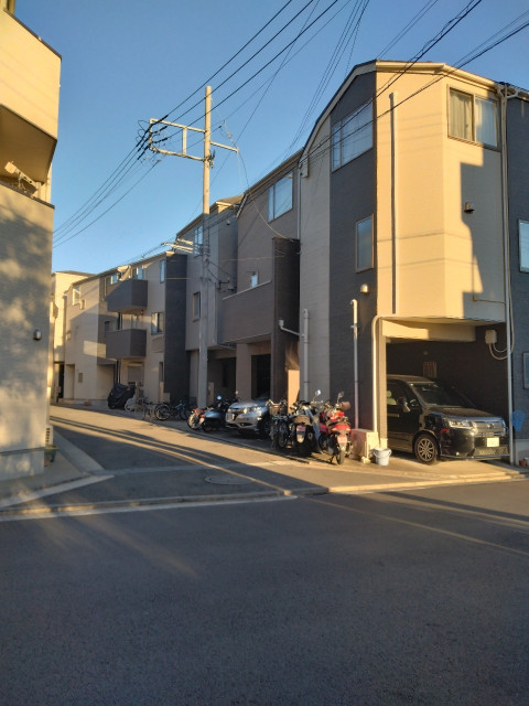 東寺尾1丁目駐車場末吉邸の駐車場写真