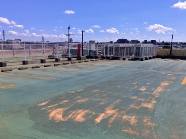 島忠ホームズ小平店【屋上/ご利用時間：10:00〜20:00】の駐車場写真