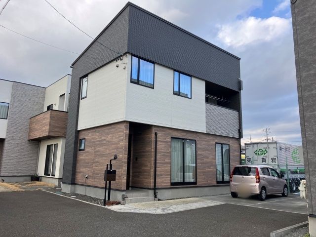 [9fa08]栗原4 個宅駐車場の駐車場写真