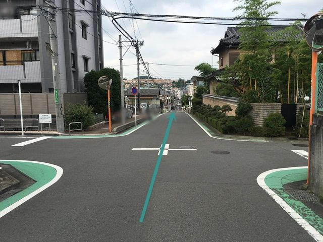 【道順3】直進してください。