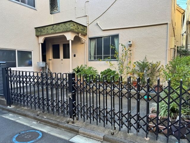 [a032e]高砂8丁目8 個宅アキッパ駐車場の駐車場写真