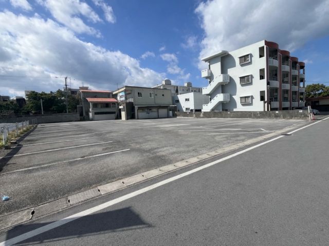 (有)沖産駐車場 4月11日(土) 14:00〜22:00の駐車場写真