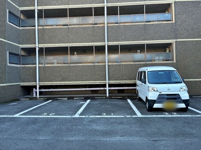 スカイハイツ下郡駐車場の駐車場写真