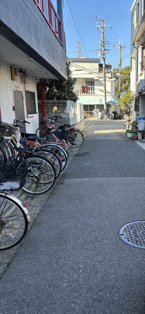 石津ガレージの駐車場写真