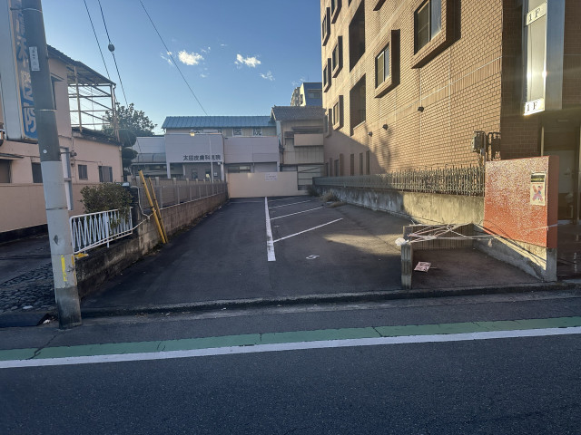 本町1丁目10-8駐車場の駐車場写真