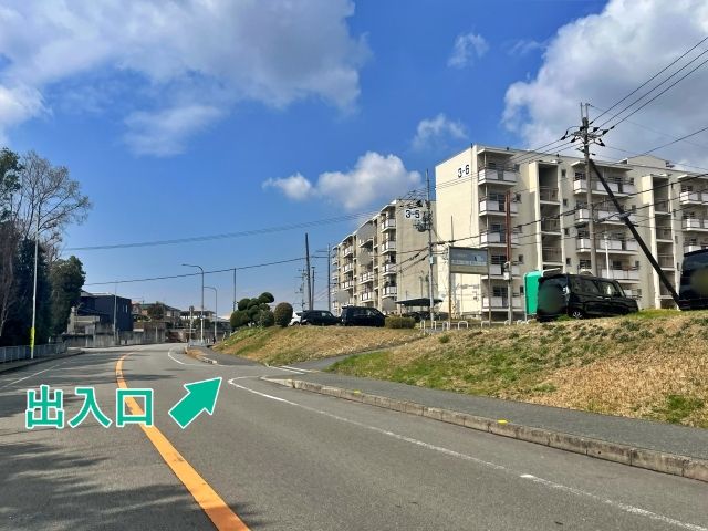 堺若松台2丁(若松台第2) 団地駐車場(8～9号棟付近)の駐車場写真