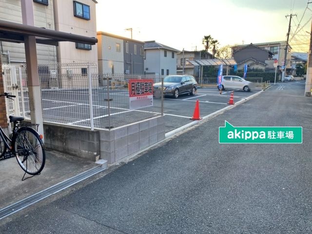 トミタ駐車場【近畿大学徒歩５分　大型でもOK】の駐車場写真