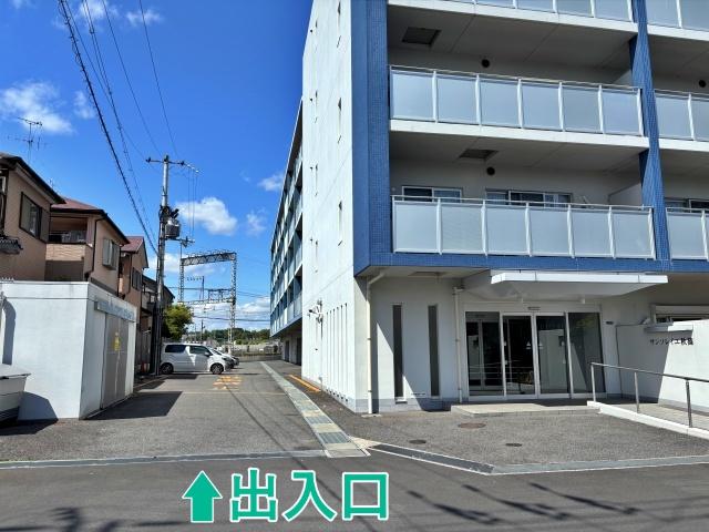 サンソレイユ秋篠駐車場の駐車場写真