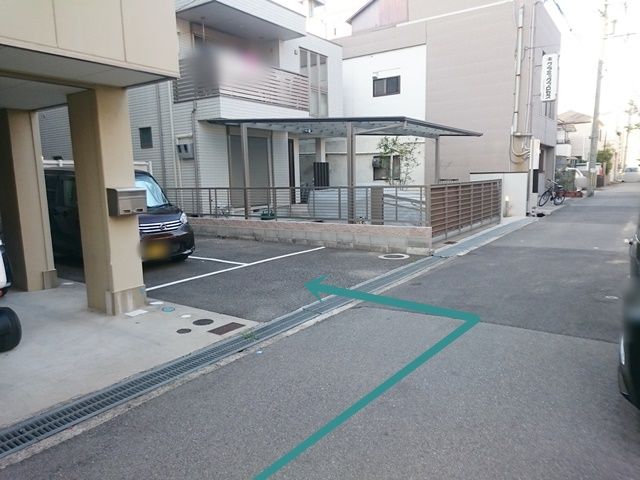 【道順6】ご利用駐車場になります。ご予約されたスペースに駐車してください。