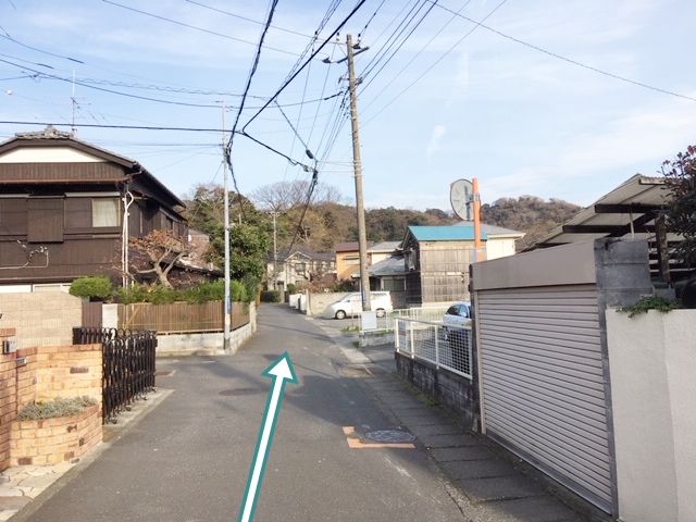 2.左折後、直進