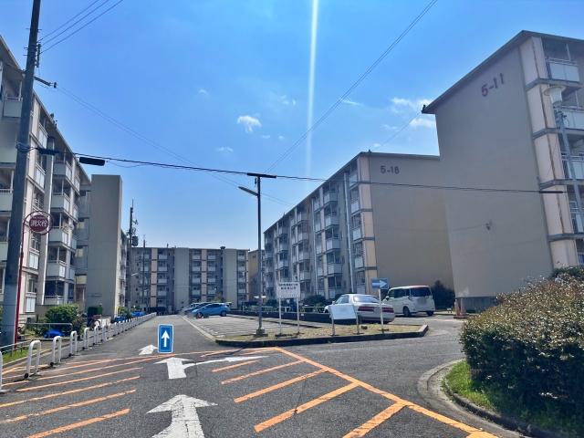 金岡東第6 団地駐車場(15号棟付近)の駐車場写真