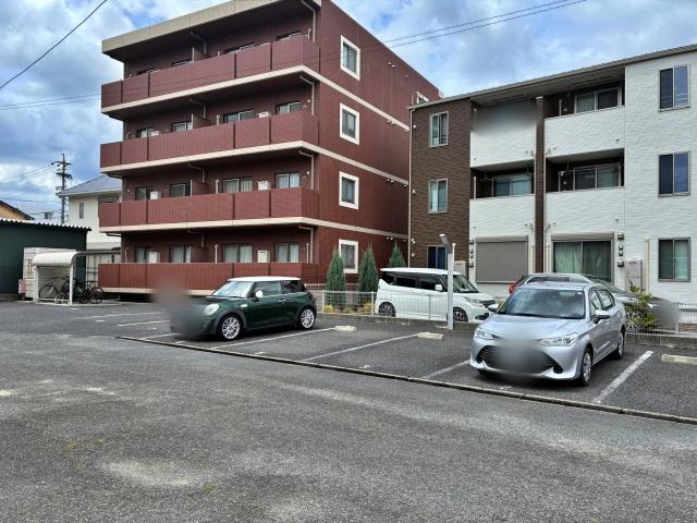 H.Iレガリア駐車場の駐車場写真