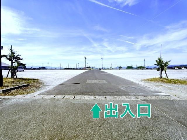 サッカーフィールド前駐車場【よねざわ戦国花火大会2026】の駐車場写真