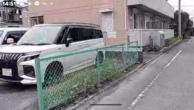 停めやすい大きな駐車場の駐車場写真