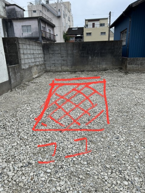 北小路の駐車場写真