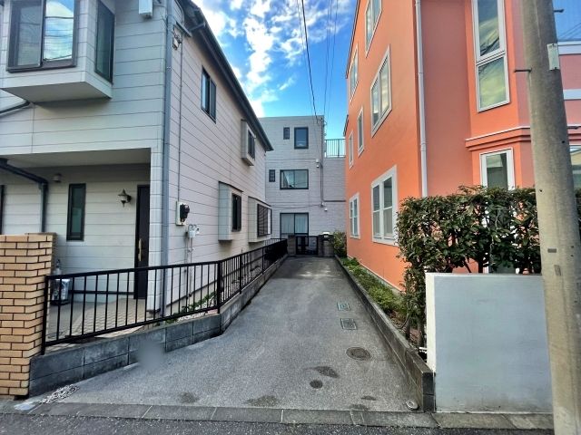 [a7b65]本駒込2丁目4 個宅アキッパ駐車場の駐車場写真