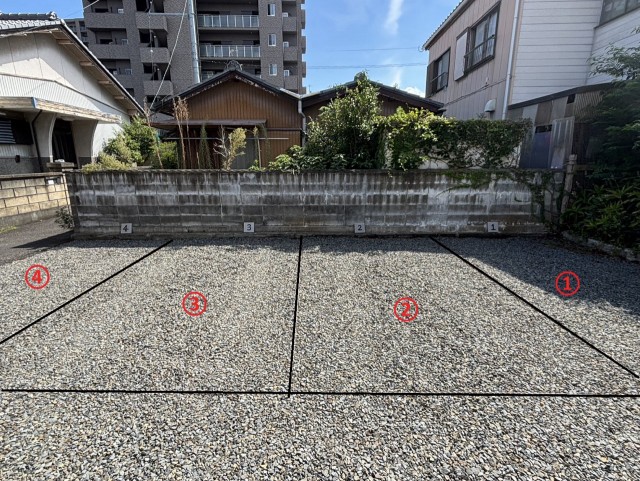 北前川４丁目の駐車場写真
