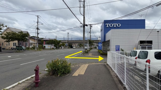 本宮3丁目13-6駐車場【屋根あり／カーポート付】の駐車場写真