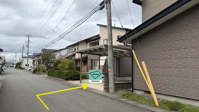 本宮3丁目13-6駐車場【屋根あり／カーポート付】の駐車場写真