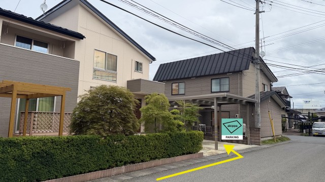 本宮3丁目13-6駐車場【屋根あり／カーポート付】の駐車場写真
