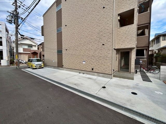 南岡町1丁目11-23 駐車場の駐車場写真