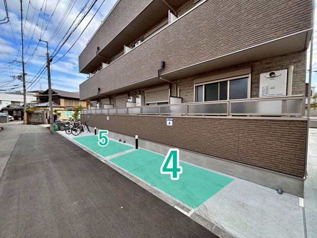 南岡町1丁目11-23 駐車場の駐車場写真