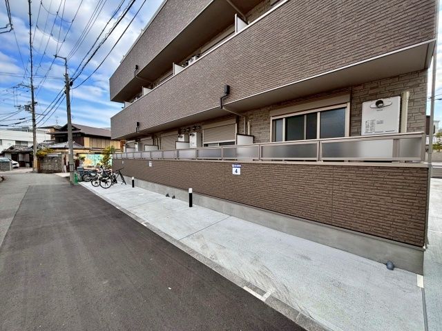 南岡町1丁目11-23 駐車場の駐車場写真