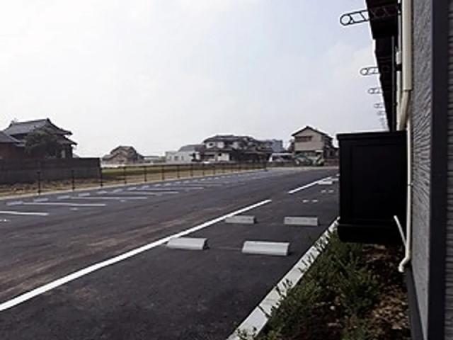 レオパレスフローラ駐車場【30305】の駐車場写真
