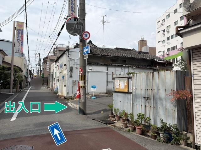 長谷川ガレージの駐車場写真