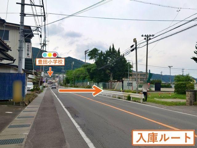豊田小学校【諏訪湖花火大会公式駐車場】の駐車場写真