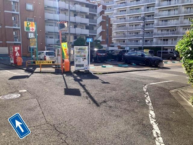 ショウワパーク北新宿4丁目の駐車場写真