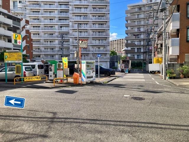 ショウワパーク北新宿4丁目の駐車場写真