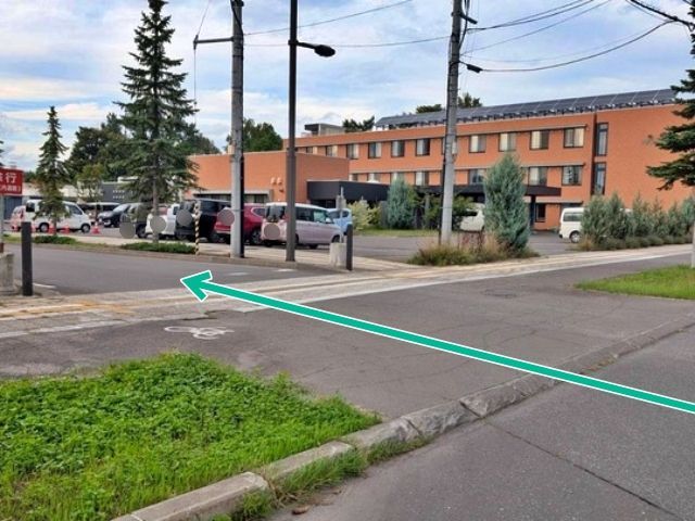 P1 道北アークス大雪アリーナ裏【利用時間：AM 6:00〜13:00まで】※入庫時間：AM 6:00〜8:00までの駐車場写真