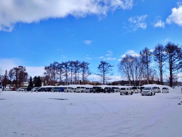 P1 道北アークス大雪アリーナ裏【利用時間：AM 6:00〜13:00まで】※入庫時間：AM 6:00〜8:00までの駐車場写真