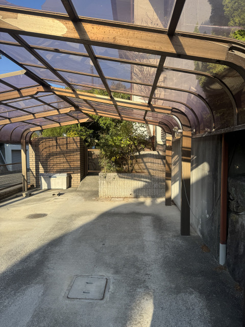 新家駅近　東和苑の駐車場写真