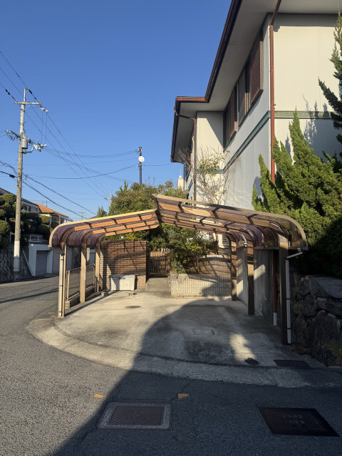 新家駅近　東和苑の駐車場写真