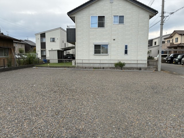石井町　菊池駐車場　4台の駐車場写真