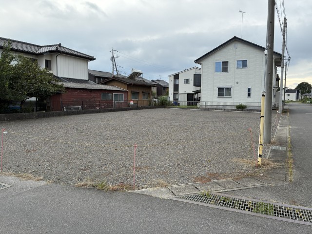 石井町　菊池駐車場　4台の駐車場写真