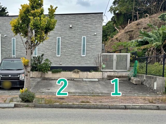 比屋根4丁目25-7駐車場の駐車場写真