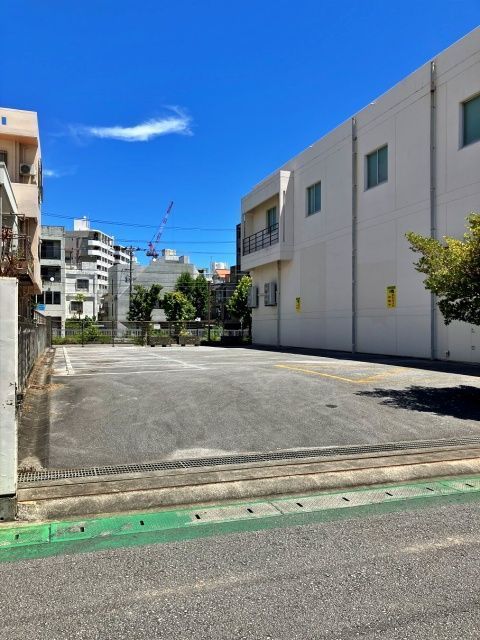 EV01【EV車専用区画】EVチャージ充電料金込み価格：松山駐車場(那覇中学校前)【1】(4/1〜)の駐車場写真