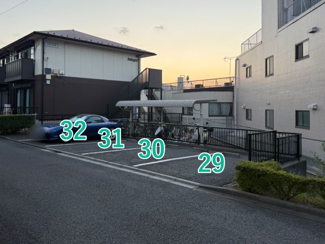 中央2丁目6-21 ソルジオ☆アキッパ駐車場の駐車場写真