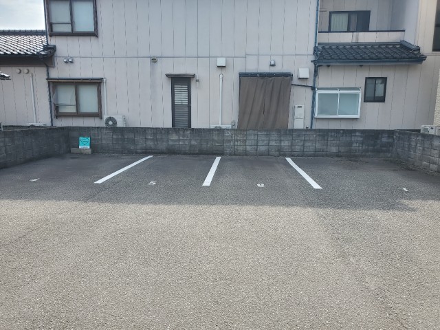 本折町147番地駐車場の駐車場写真